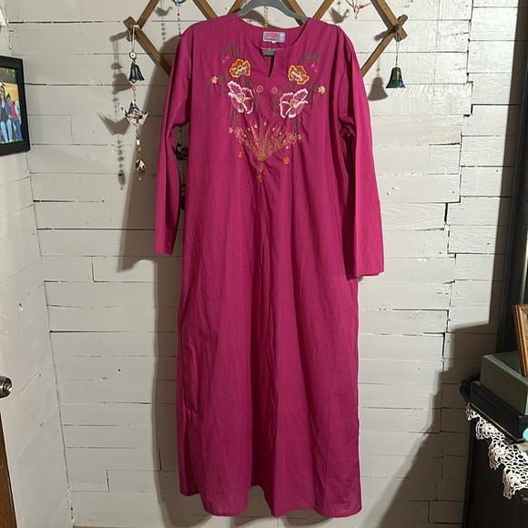 Dresses & Skirts - Gorgeous Vintage Jasmin Dress